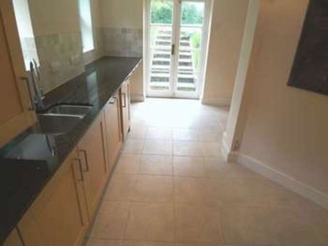  Image of 2 bedroom Flat to rent in Coopers Hill Lane Englefield Green Egham TW20 at Coopers Hill Lane Englefield Green Egham, TW20 0JY