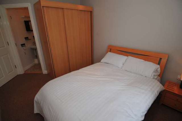  Image of 2 bedroom Apartment to rent in Tinsley Lane Crawley RH10 at Copthorne Court Three Bridges Crawley, RH10 8AQ