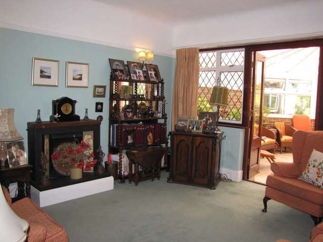  Image of 4 bedroom Detached house for sale in Hilltop Crescent Portsmouth PO6 at Cosham Portsmouth Hampshire, PO6 1BB
