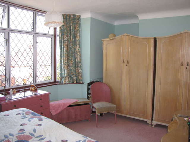  Image of 4 bedroom Detached house for sale in Hilltop Crescent Portsmouth PO6 at Cosham Portsmouth Hampshire, PO6 1BB