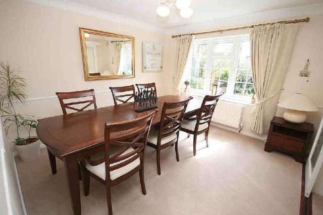  Image of 4 bedroom Detached house for sale in Cotefield Drive Leighton Buzzard LU7 at Leighton Buzzard Beds. Heath and Reach, LU7 3DN