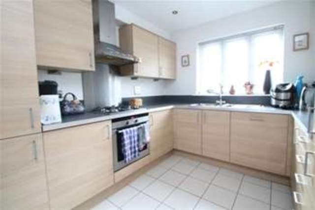  Image of 3 bedroom Terraced house to rent in Chandos Gardens Coulsdon CR5 at Coulsdon, CR5 1HW