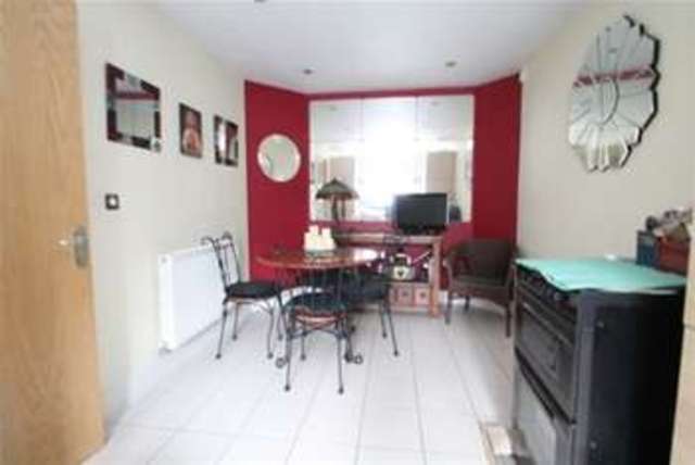  Image of 3 bedroom Terraced house to rent in Chandos Gardens Coulsdon CR5 at Coulsdon, CR5 1HW