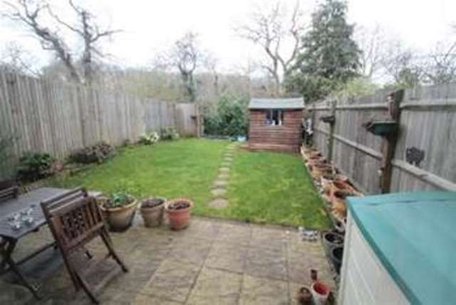  Image of 3 bedroom Terraced house to rent in Chandos Gardens Coulsdon CR5 at Coulsdon, CR5 1HW