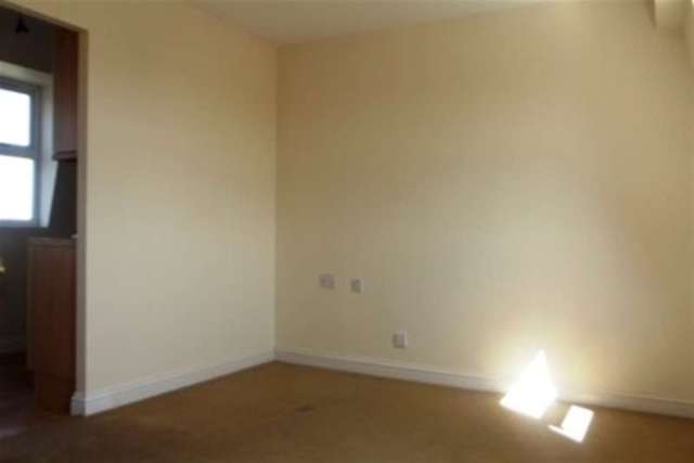  Image of 2 bedroom Flat to rent in Craven Street Southampton SO14 at Southampton, SO14 1AX
