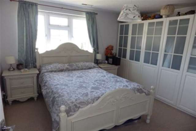  Image of 2 bedroom Detached house to rent in Crofton Close Bracknell RG12 at Bracknell, RG12 0UT
