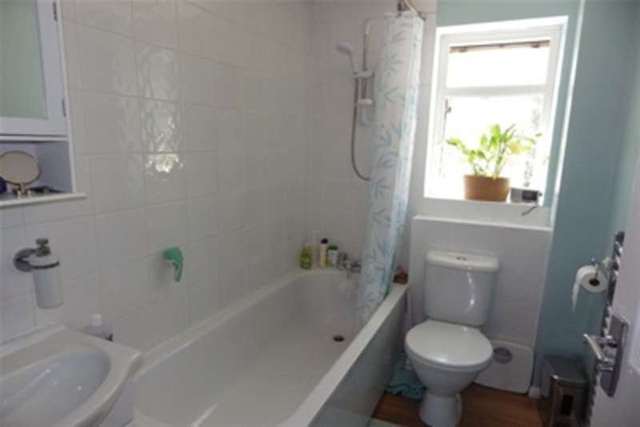  Image of 2 bedroom Detached house to rent in Crofton Close Bracknell RG12 at Bracknell, RG12 0UT
