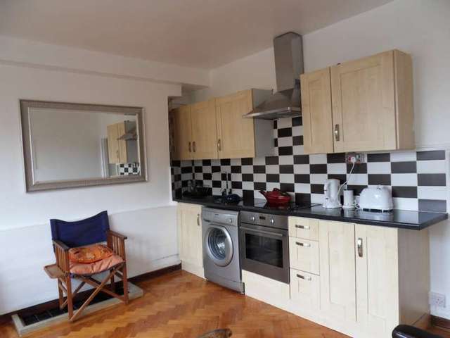  Image of 2 bedroom Flat to rent in Cromer Street London WC1H at London, WC1H 8LD