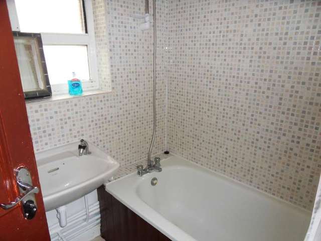  Image of 2 bedroom Flat to rent in Cromer Street London WC1H at London, WC1H 8LD