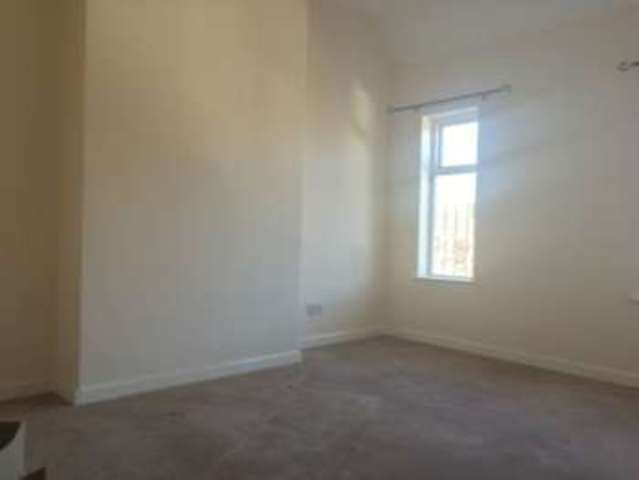  Image of 1 bedroom Flat to rent in Cross Street Willenhall WV13 at Cross Street  Willenhall, WV13 1PG