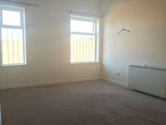  Image of 1 bedroom Flat to rent in Cross Street Willenhall WV13 at Cross Street  Willenhall, WV13 1PG