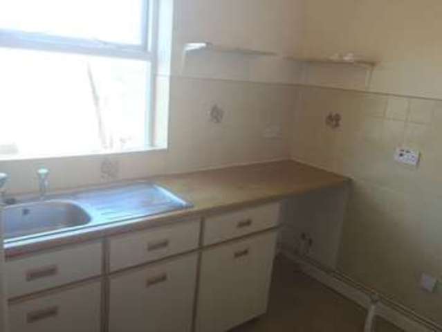  Image of 1 bedroom Flat to rent in Cross Street Willenhall WV13 at Cross Street  Willenhall, WV13 1PG