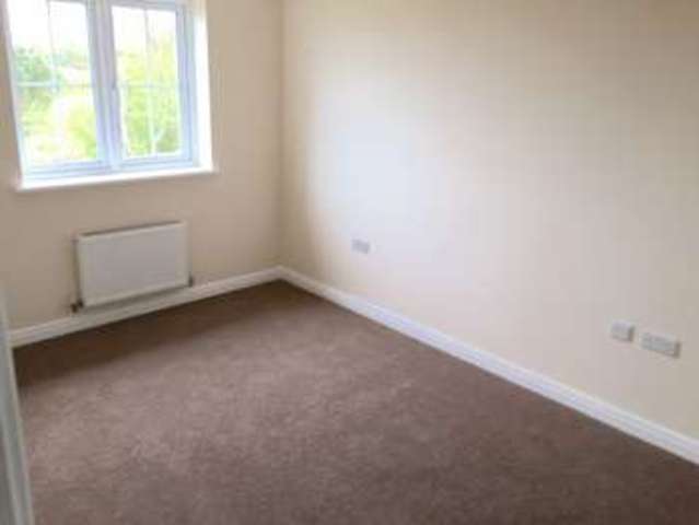  Image of 3 bedroom Semi-Detached house to rent in Crowson Close Shepshed Loughborough LE12 at Crowson Close  Shepshed, LE12 9FD