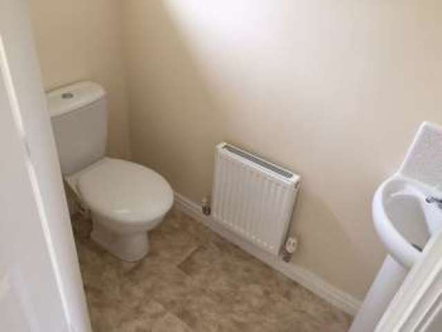  Image of 3 bedroom Semi-Detached house to rent in Crowson Close Shepshed Loughborough LE12 at Crowson Close  Shepshed, LE12 9FD