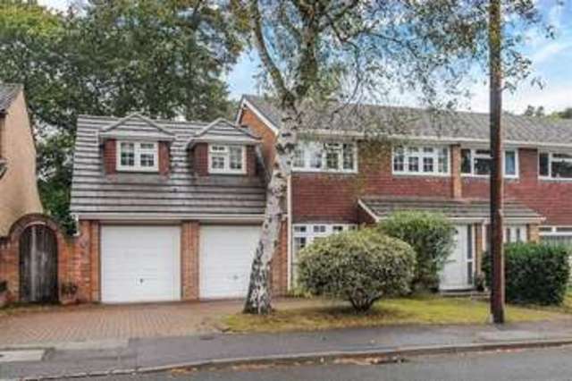  Image of 4 bedroom Detached house to rent in Westbury Close Crowthorne RG45 at Westbury Close Crowthorne Crowthorne, RG45 6NL
