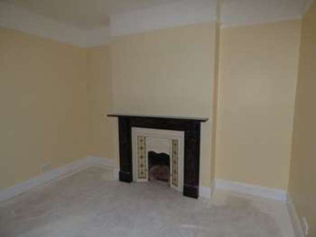  Image of 4 bedroom Detached house to rent in Sandhurst Road Crowthorne RG45 at Sandhurst Road Crowthorne Crowthorne, RG45 7HR