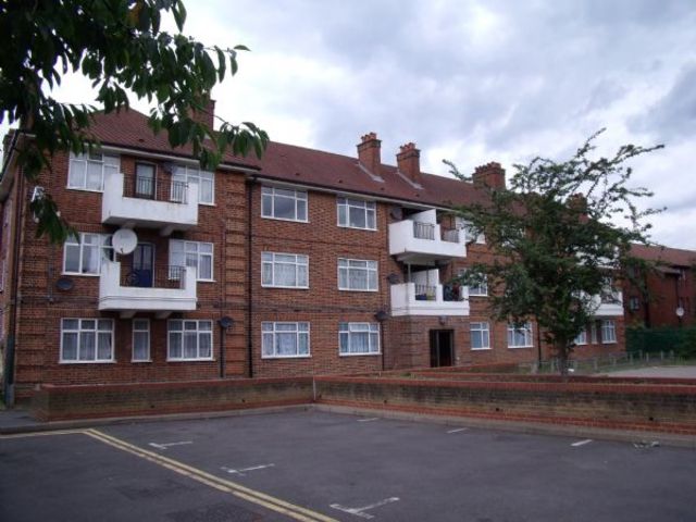 Image of 2 bedroom Detached house to rent in Sumner Gardens Croydon CR0 at Croydon, CR0 3LP