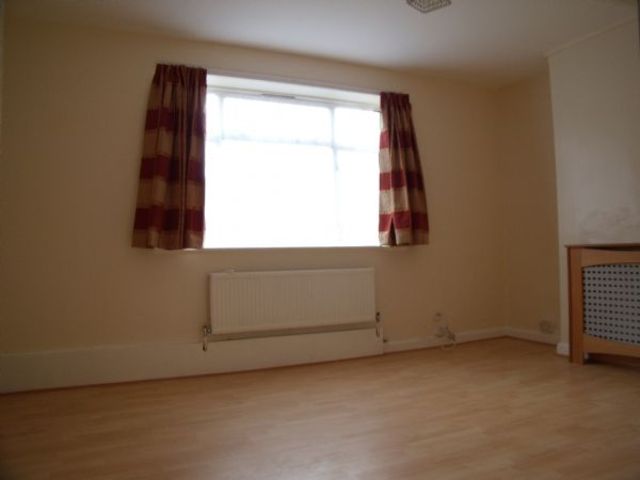  Image of 2 bedroom Detached house to rent in Sumner Gardens Croydon CR0 at Croydon, CR0 3LP