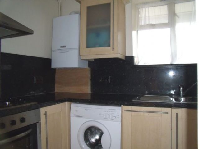  Image of 2 bedroom Detached house to rent in Sumner Gardens Croydon CR0 at Croydon, CR0 3LP