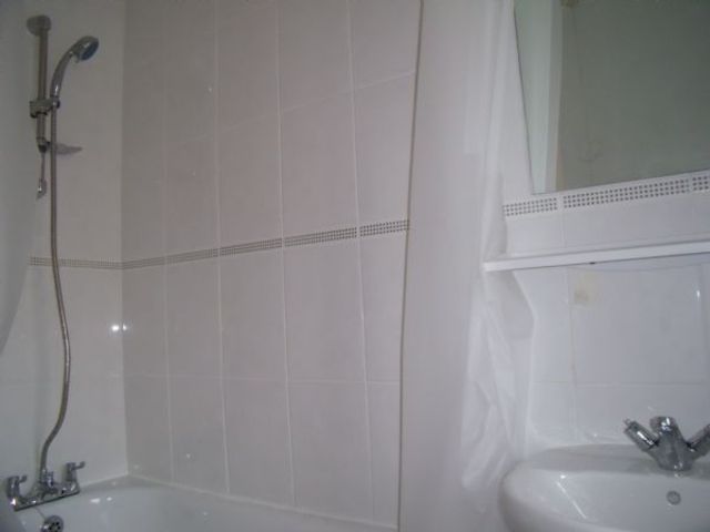  Image of 2 bedroom Detached house to rent in Sumner Gardens Croydon CR0 at Croydon, CR0 3LP