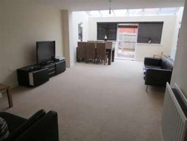  Image of 3 bedroom Property to rent in Dariel Close Slough SL1 at Dariel Close Cippenham Cippenham, SL1 5FH