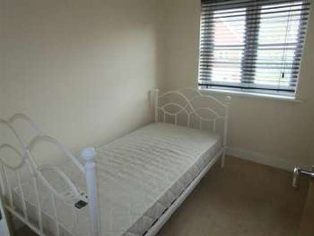  Image of 3 bedroom Property to rent in Dariel Close Slough SL1 at Dariel Close Cippenham Cippenham, SL1 5FH