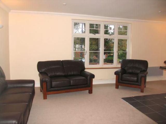  Image of 2 bedroom Maisonette to rent in Deepcut Bridge Road Deepcut Camberley GU16 at Deepcut Bridge Road Deepcut CAMBERLEY, GU16 6SD