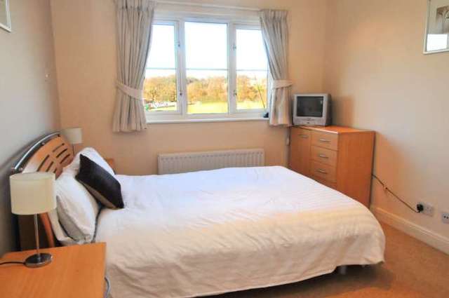  Image of 2 bedroom Apartment to rent in Delfont Close Maidenbower Crawley RH10 at Pullman Court, Delfont Close Maidenbower Crawley, RH10 7QX
