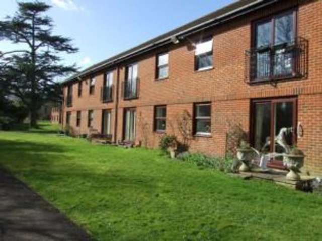  Image of 1 bedroom Flat for sale in Delves Close Ringmer Lewes BN8 at Delves Close Lewes Ringmer, BN8 5EW