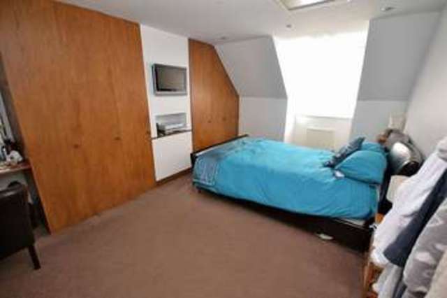  Image of 3 bedroom Detached house for sale in Deverell Way Leighton Buzzard LU7 at Deverell Way  Leighton Buzzard, LU7 4UN