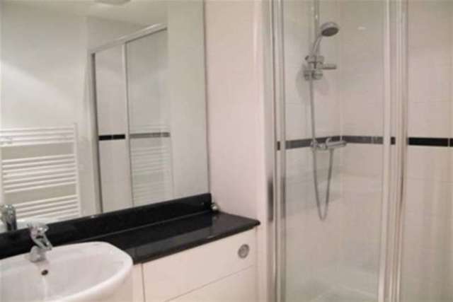  Image of 2 bedroom Flat to rent in Dickens Close Stratford-upon-Avon CV37 at Stratford-upon-Avon, CV37 7PT