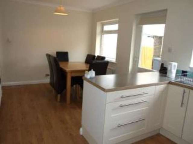  Image of 2 bedroom Bungalow for sale in Dormy Close Radcliffe-on-Trent Nottingham NG12 at Radcliffe-on-Trent Nottingham Radcliffe on Trent, NG12 2JA