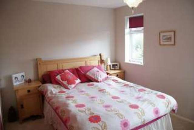  Image of 2 bedroom Terraced house to rent in Earlesfield Nailsea Bristol BS48 at Earlesfield Nailsea Bristol, BS48 4SG
