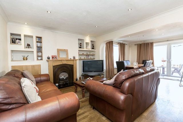  Image of 4 bedroom Semi-Detached house for sale in Eastwood Rise Eastwood Leigh-on-Sea SS9 at Eastwood Rise  Leigh-On-Sea, SS9 5BT
