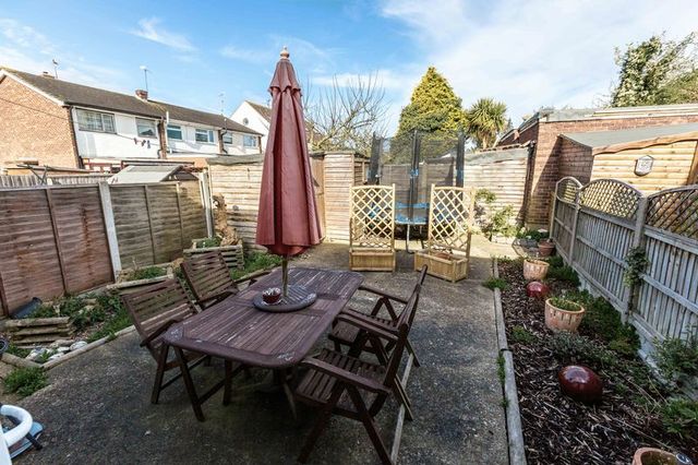  Image of 4 bedroom Semi-Detached house for sale in Eastwood Rise Eastwood Leigh-on-Sea SS9 at Eastwood Rise  Leigh-On-Sea, SS9 5BT