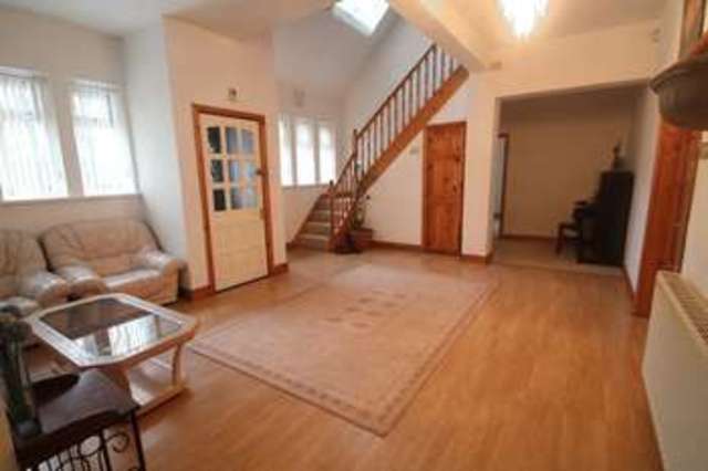  Image of 6 bedroom Detached house for sale in Ednam Road Wolverhampton WV4 at Ednam Road  Wolverhampton, WV4 5BW