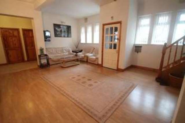  Image of 6 bedroom Detached house for sale in Ednam Road Wolverhampton WV4 at Ednam Road  Wolverhampton, WV4 5BW