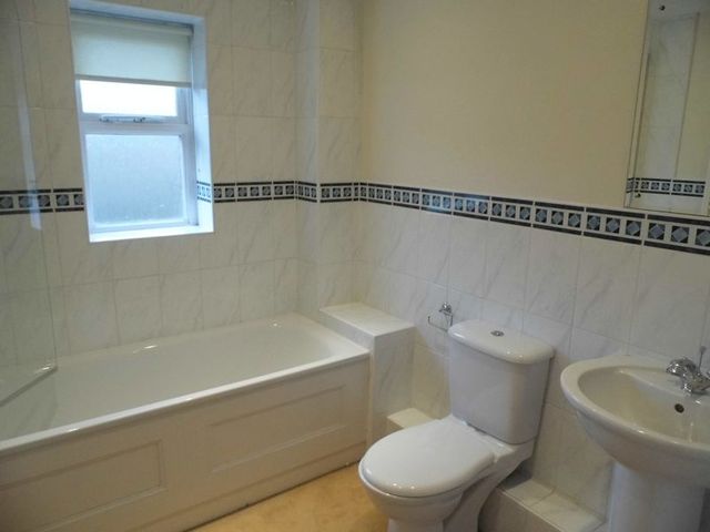  Image of 3 bedroom Terraced house to rent in Edreds Court Calne SN11 at Edreds Court  Calne, SN11 8BA
