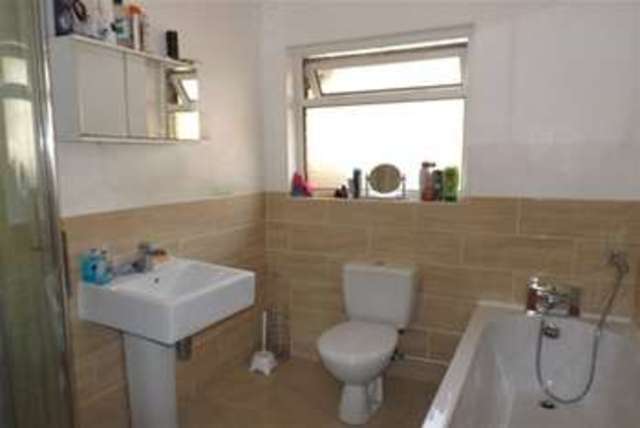  Image of 4 bedroom Detached house to rent in Edward Close Hove BN3 at Hove, BN3 6WJ