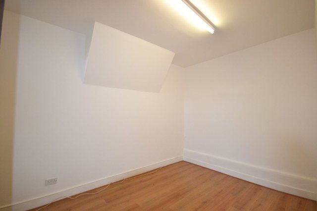  Image of 2 bedroom Flat to rent in Elder Avenue London N8 at Elder Avenue  Crouch End, N8 8PS