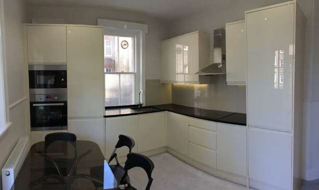  Image of 3 bedroom Flat to rent in Elgin Avenue London W9 at London, W9 1HT