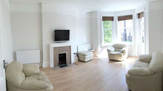  Image of 3 bedroom Flat to rent in Elgin Avenue London W9 at London, W9 1HT