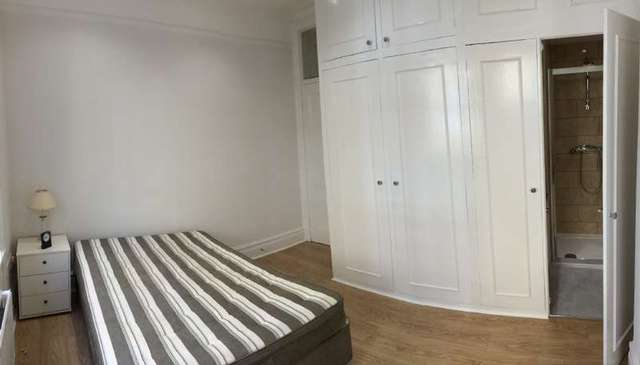  Image of 3 bedroom Flat to rent in Elgin Avenue London W9 at London, W9 1HT