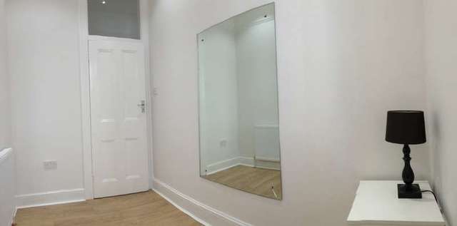  Image of 3 bedroom Flat to rent in Elgin Avenue London W9 at London, W9 1HT