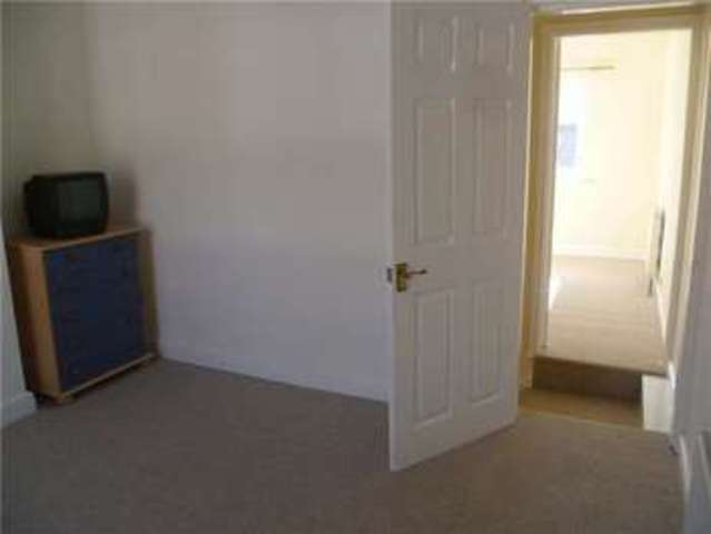  Image of 2 bedroom Terraced house to rent in Elgin Street Stoke-on-Trent ST4 at Elgin Street Shelton Stoke On Trent, ST4 2RD