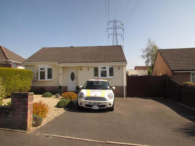  Image of 3 bedroom Detached house to rent in Encombe Close Poole BH12 at Poole  Wallisdown, BH12 4DD