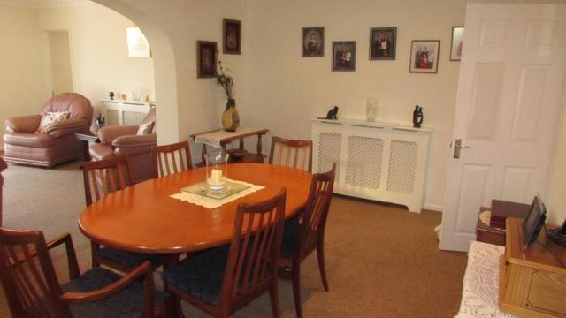  Image of 3 bedroom Detached house to rent in Encombe Close Poole BH12 at Poole  Wallisdown, BH12 4DD