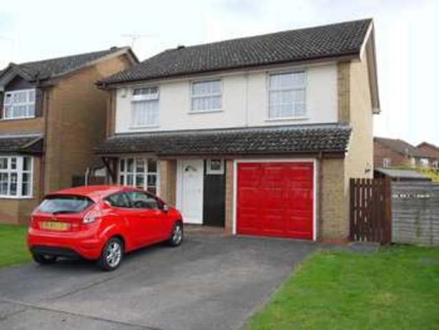  Image of 4 bedroom Detached house for sale in Evans Close Aylesbury HP21 at Evans Close  Aylesbury, HP21 9YA