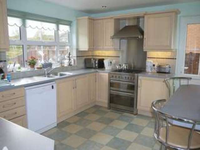  Image of 4 bedroom Detached house for sale in Evans Close Aylesbury HP21 at Evans Close  Aylesbury, HP21 9YA