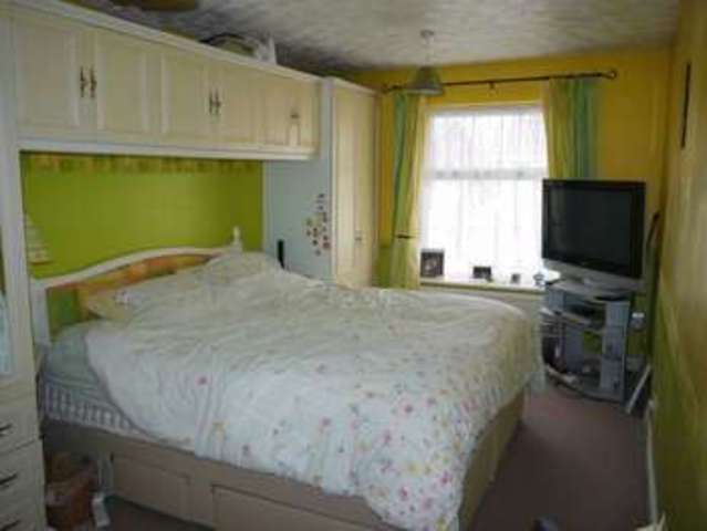  Image of 4 bedroom Detached house for sale in Evans Close Aylesbury HP21 at Evans Close  Aylesbury, HP21 9YA